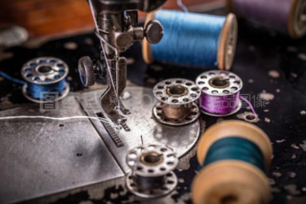 旧缝纫机 时光中的针脚与记忆